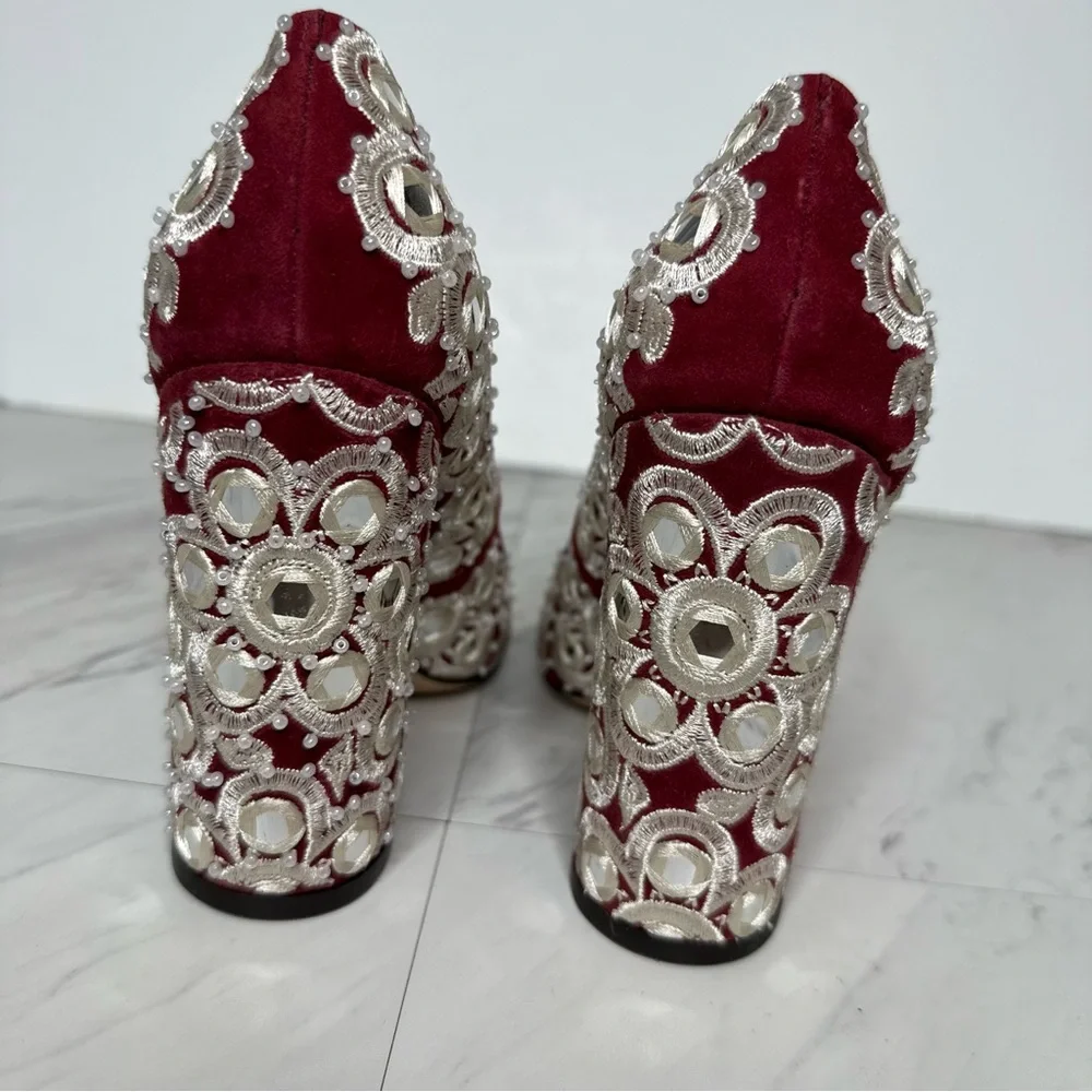 Tory Burch Francesca Red White Embroidered Pointy Toe Pump 5 1/2 M